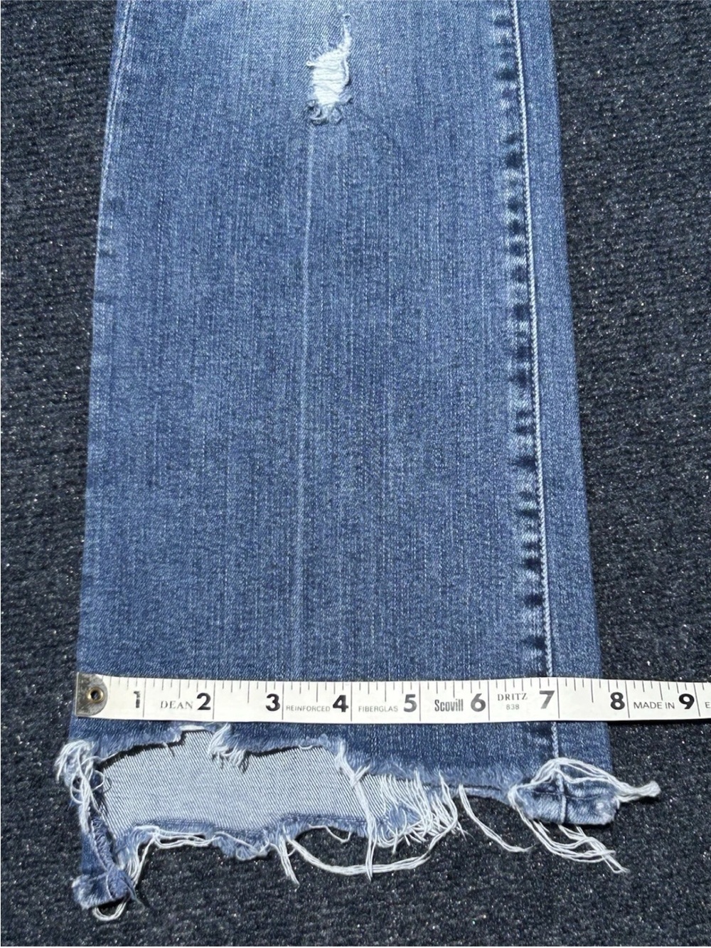 MOTHER The Insider Crop Step Chew Distressed Jeans in Dancing on Coals Size 30 - Picture 16 of 16
